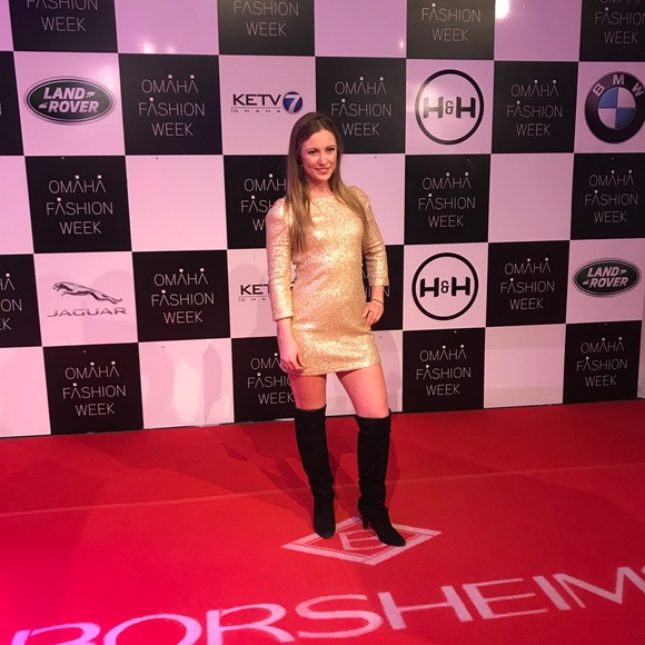 Meet your Posher/ suggested user! - Picture 7 of 8